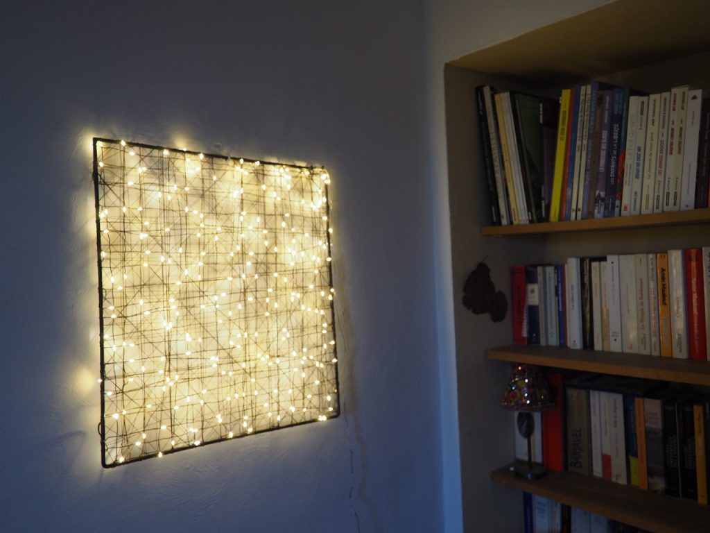 Décor lumineux métallique de côté 50cm, 240 micro LED